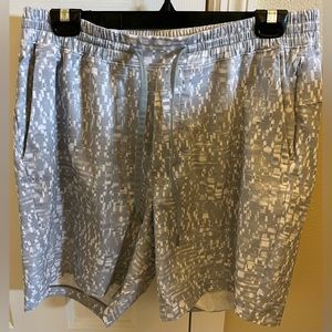 License to Train Linerless Short 7": size large